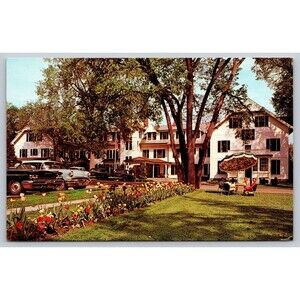 Postcard Massachusetts Williamstown Williams College Campus Inn Treadway c1950s